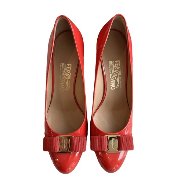 Salvatore Ferragamo red leather heels size 8B - Picture 2 of 6